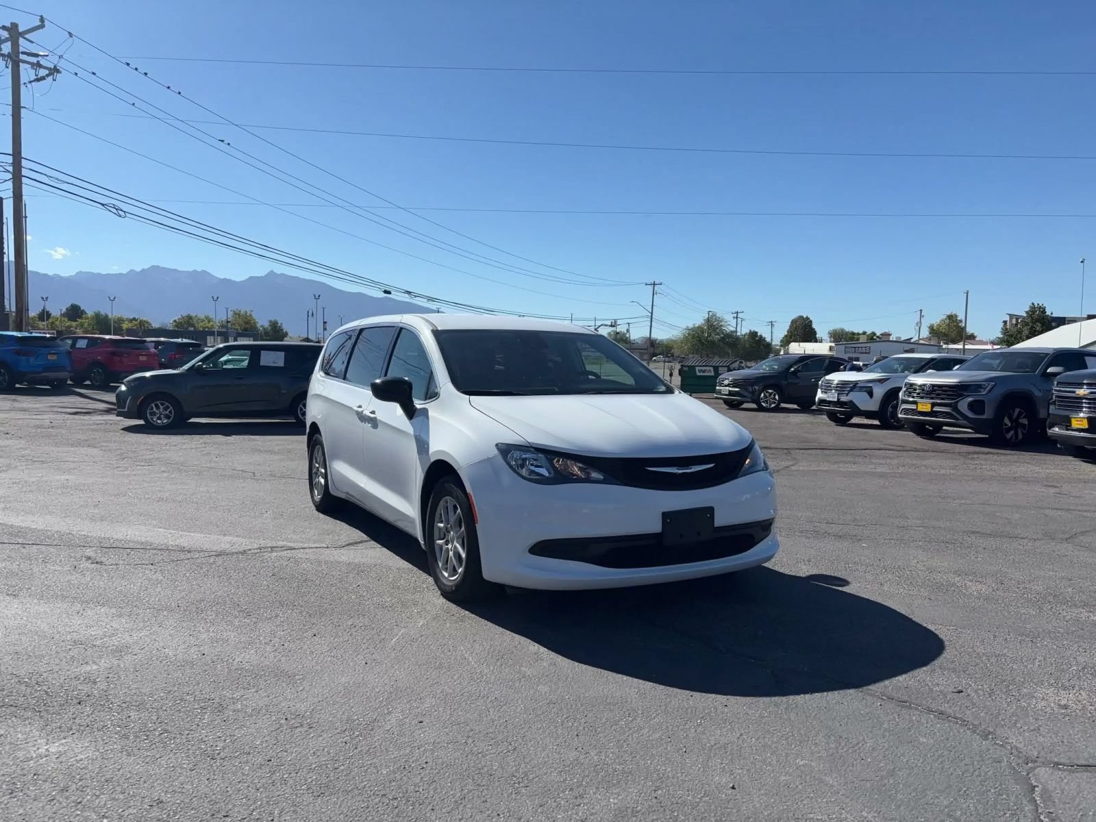 Used 2024 Chrysler Voyager LX FWD image 3