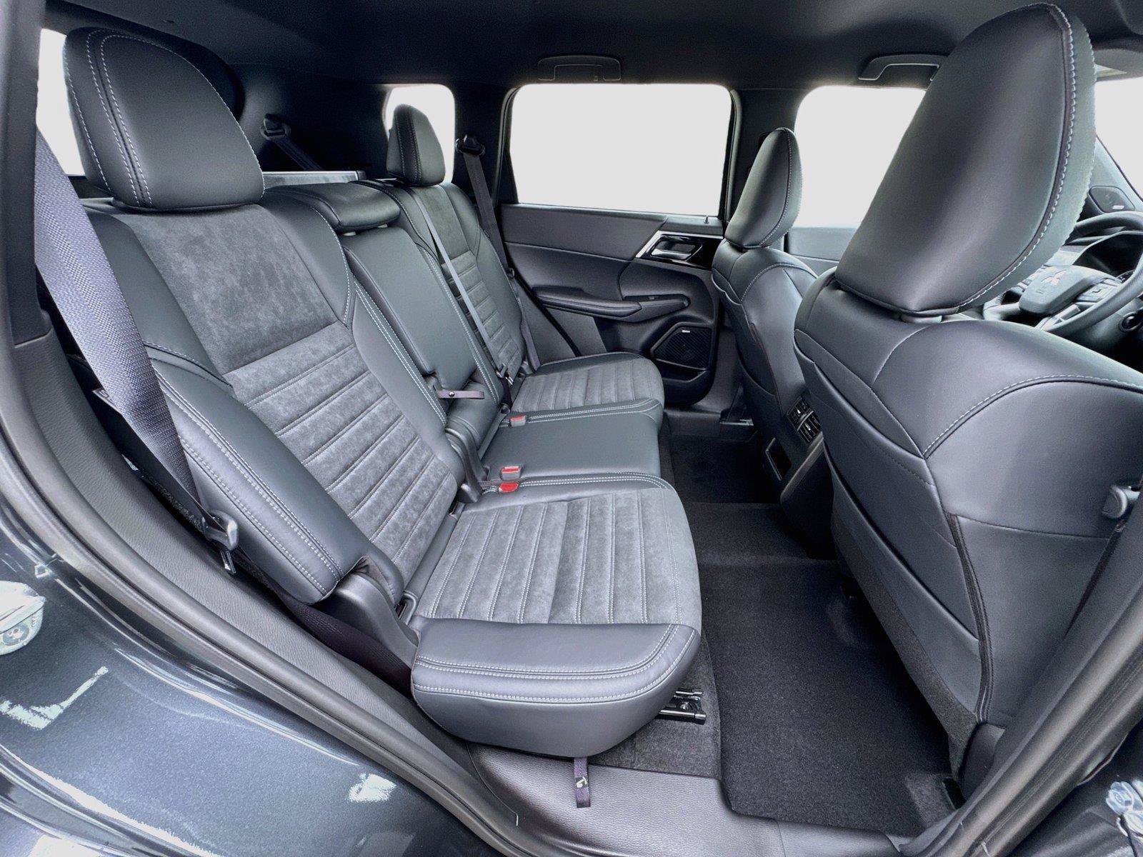 New 2026 Mitsubishi Outlander SE FWD image 29