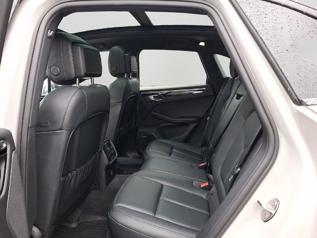 Used 2024 Porsche Macan S AWD/4WD image 8