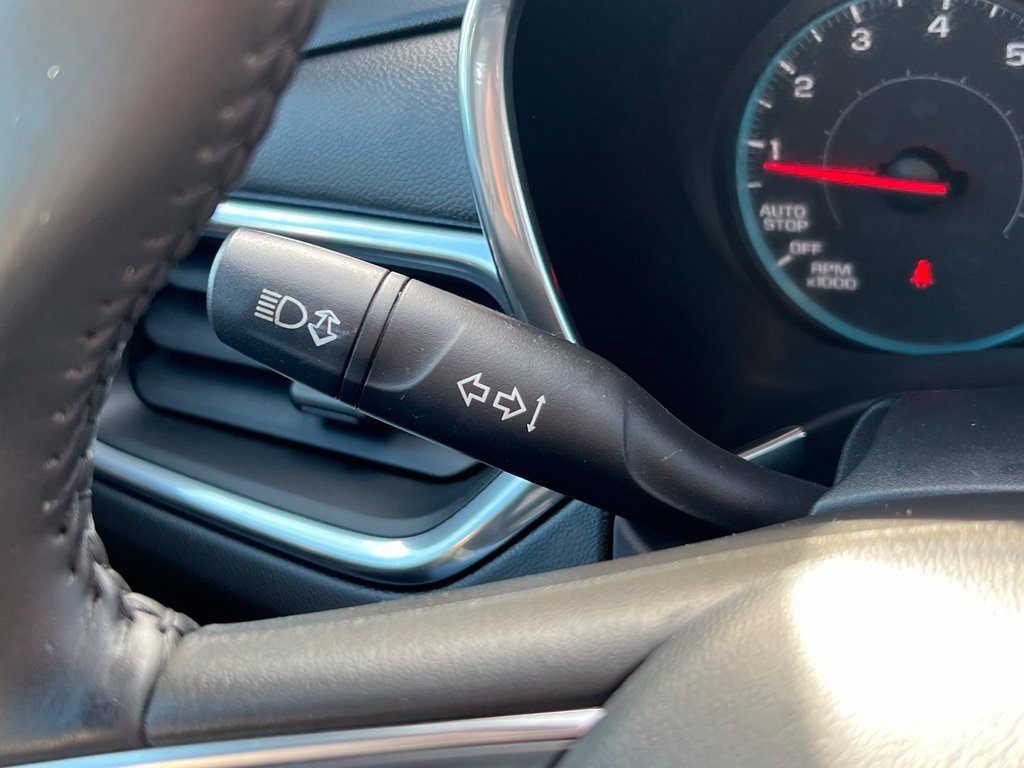 Used 2018 Chevrolet Equinox LT FWD image 33