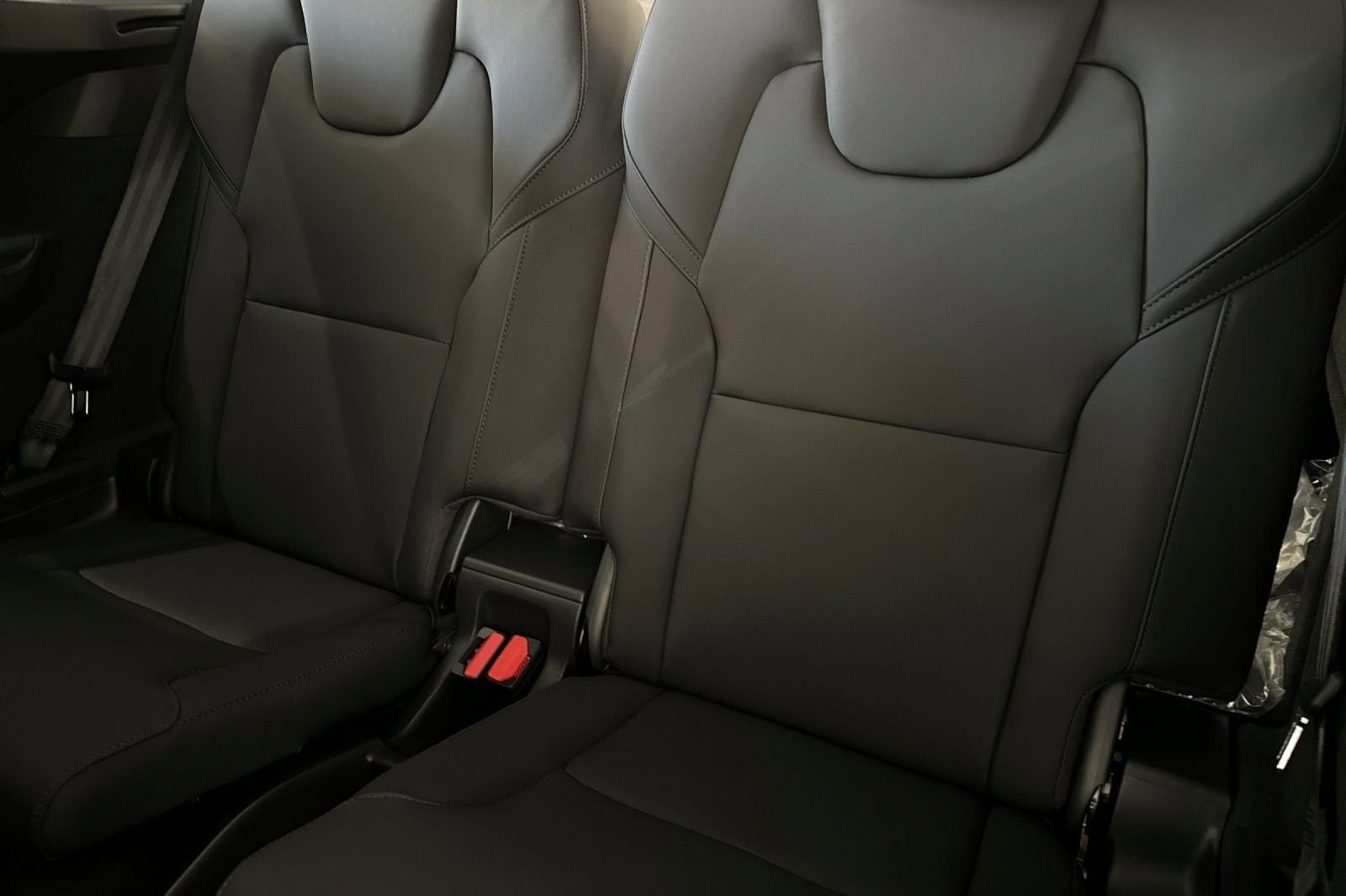 New 2026 Volvo XC90 B5 Plus w/ Protection Package Premier image 17