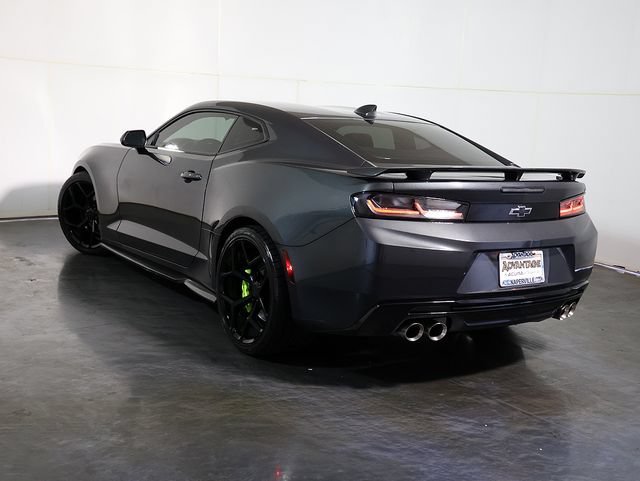 Used 2016 Chevrolet Camaro SS RWD image 2