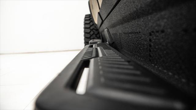 Used 2025 GMC Hummer EV 3X w/ LPO, Dark Essentials Package image 17