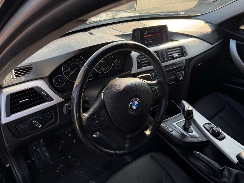 Used 2018 BMW 320i Sedan image 17