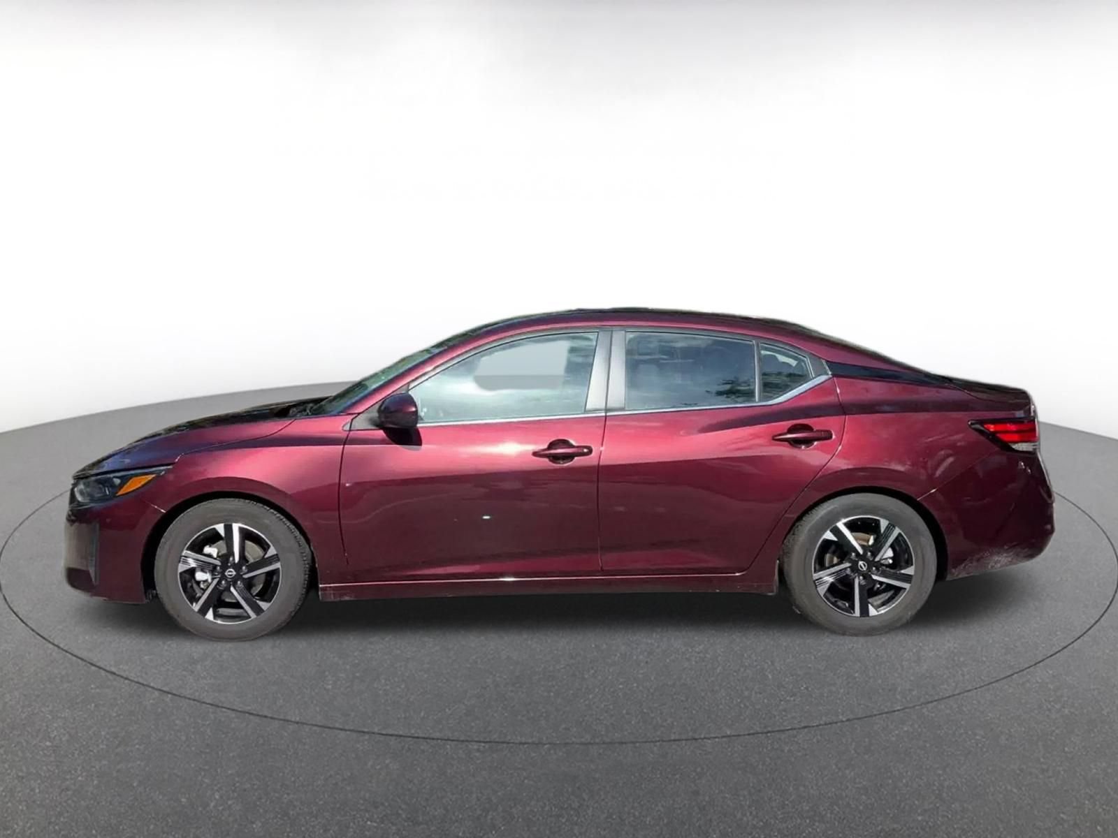 Used 2025 Nissan Sentra SV FWD image 8