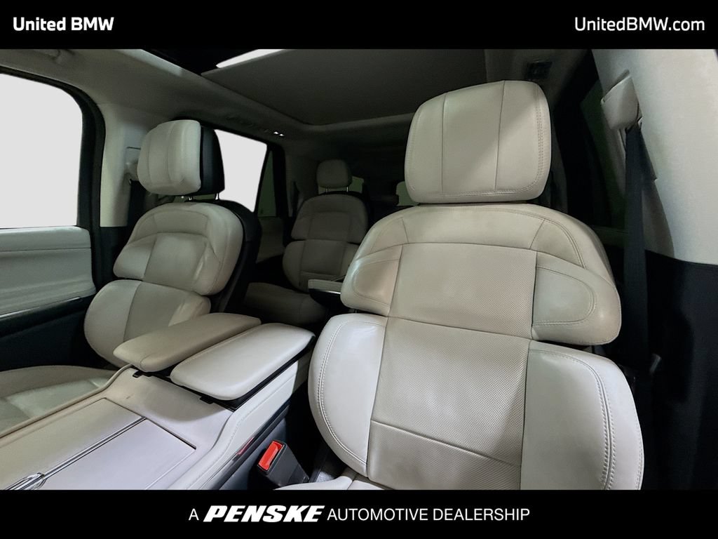 Used 2025 Lincoln Navigator L Reserve AWD/4WD image 5