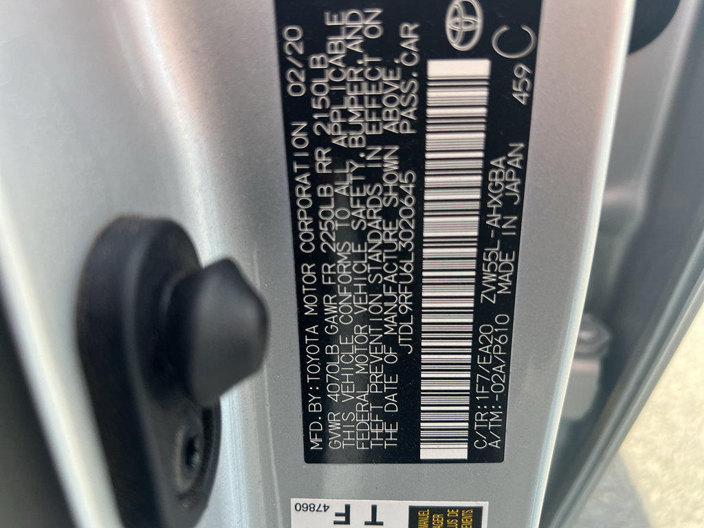 Used 2020 Toyota Prius XLE w/ Advanced Technology Package AWD/4WD image 32