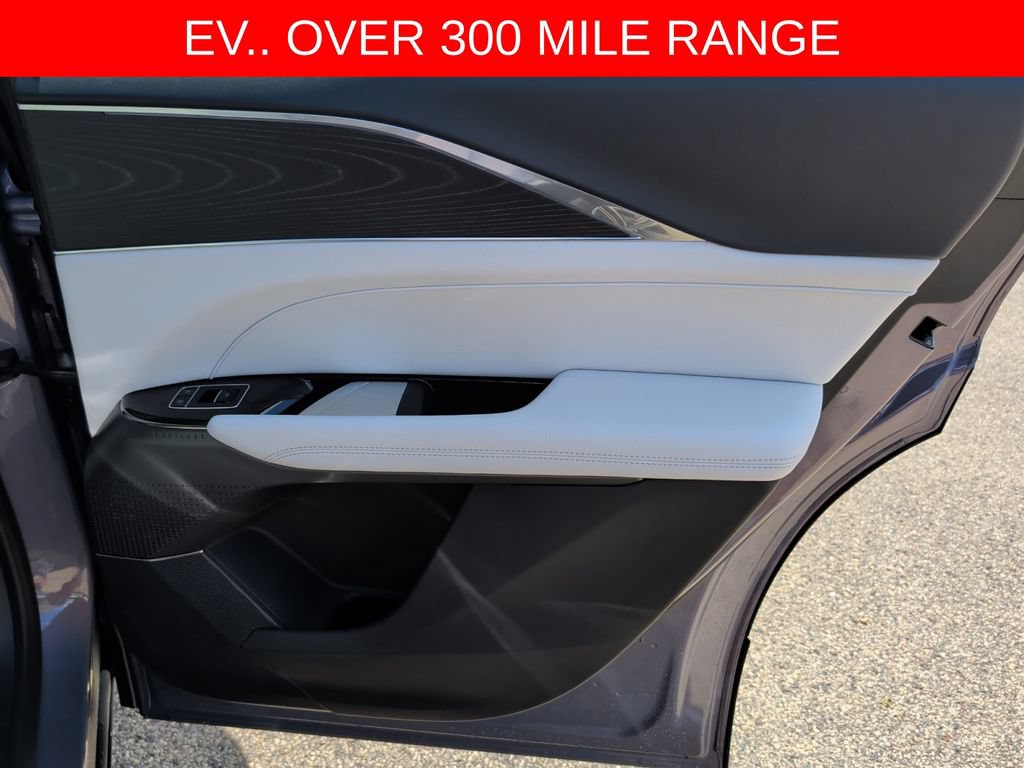 Used 2024 Cadillac Lyriq Luxury w/ LPO, Floor Liner Package AWD/4WD image 43