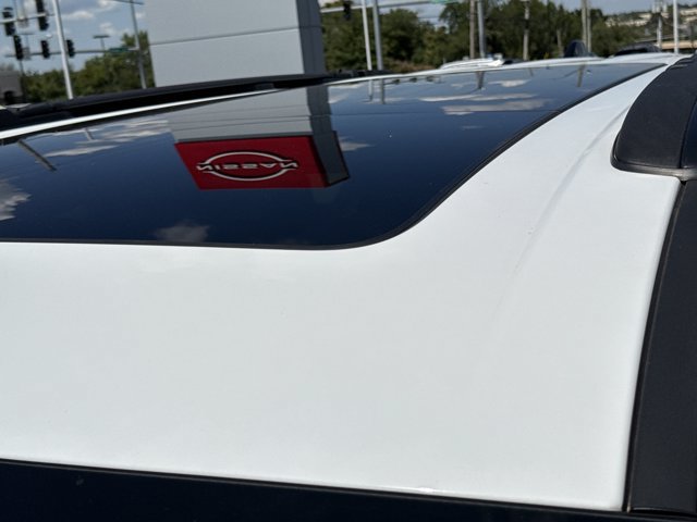 Used 2025 Chrysler Pacifica Limited FWD image 16