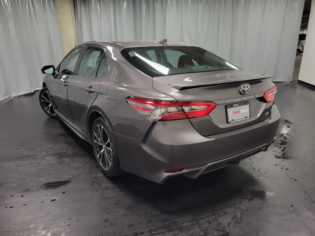 Used 2019 Toyota Camry SE FWD image 6