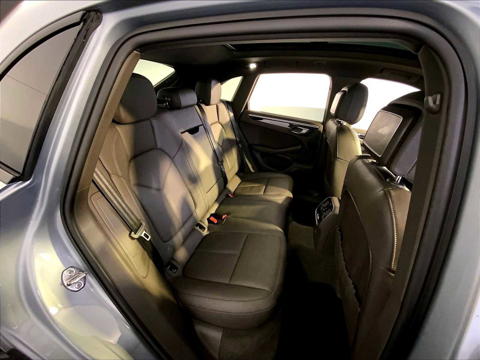 Certified 2023 Porsche Macan image 23