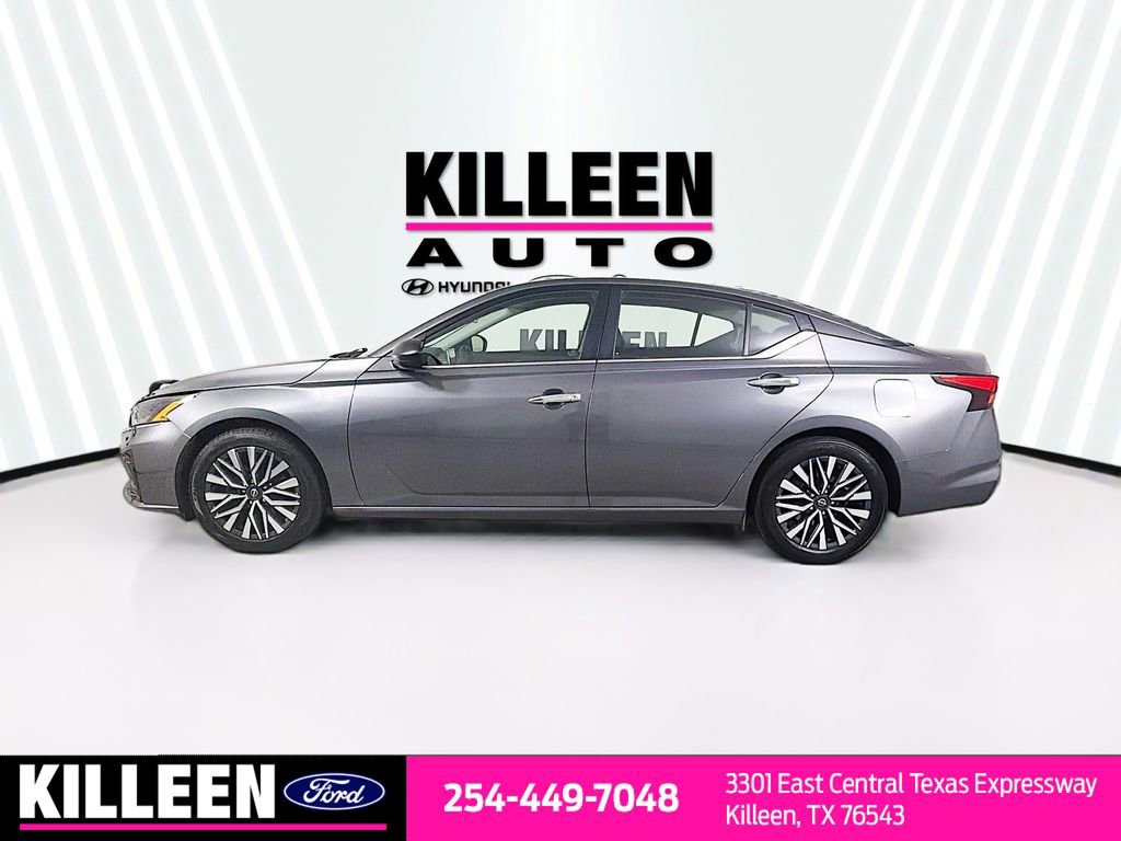 Used 2024 Nissan Altima 2.5 SV image 4