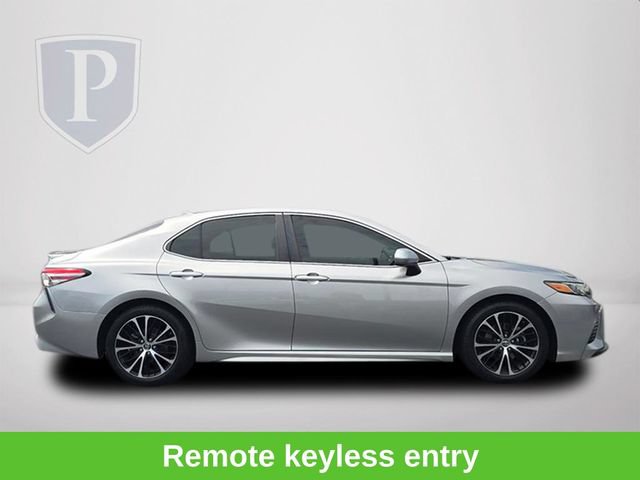 Used 2019 Toyota Camry SE FWD image 4