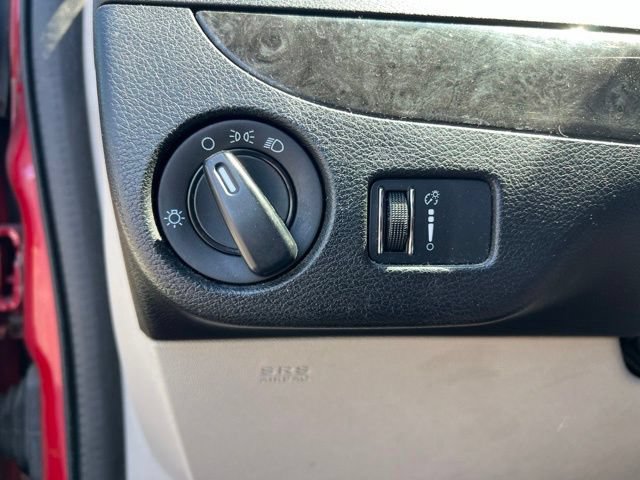 Used 2015 Dodge Grand Caravan SXT w/ Rear Park Assist Package FWD image 10