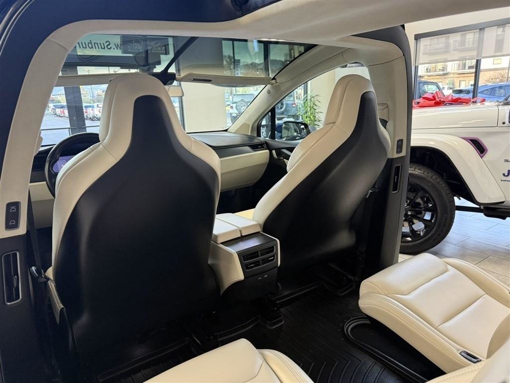 Used 2018 Tesla Model X 100D AWD/4WD image 38