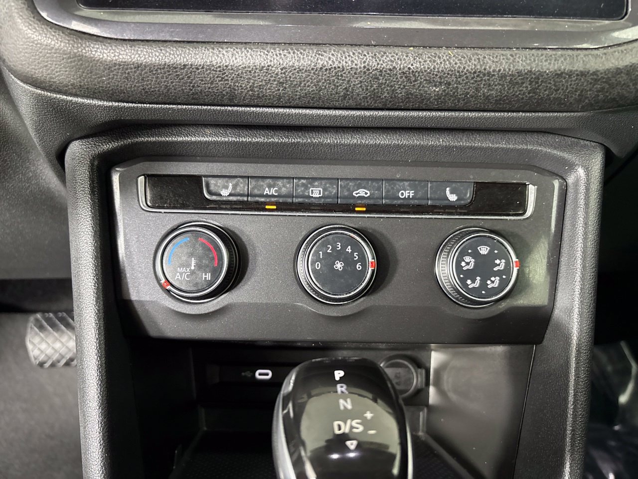 Used 2024 Volkswagen Tiguan Wolfsburg Edition FWD image 19