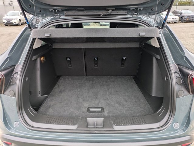 Used 2025 Chevrolet Trax LT w/ LT Convenience Package image 6