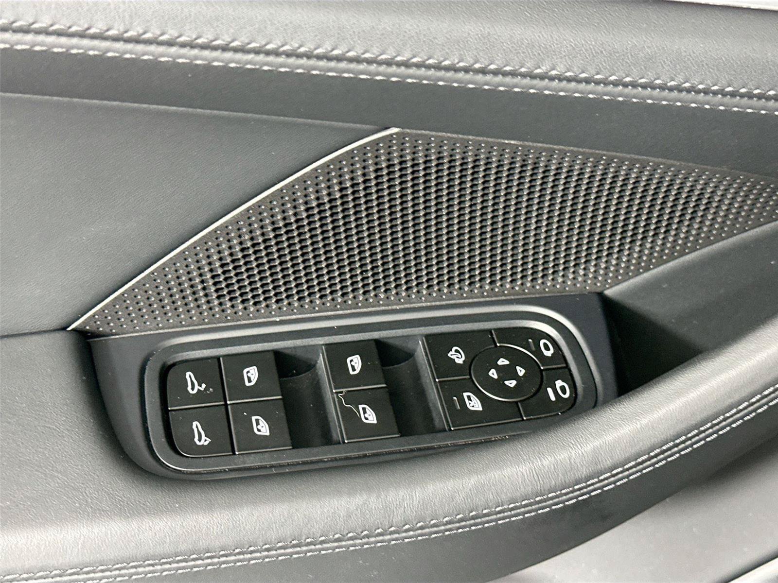 Certified 2024 Porsche Panamera image 31