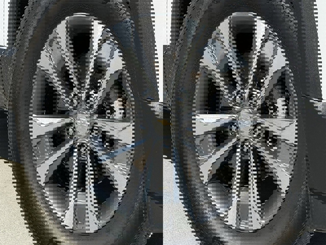 Used 2025 Chevrolet Equinox LT image 9