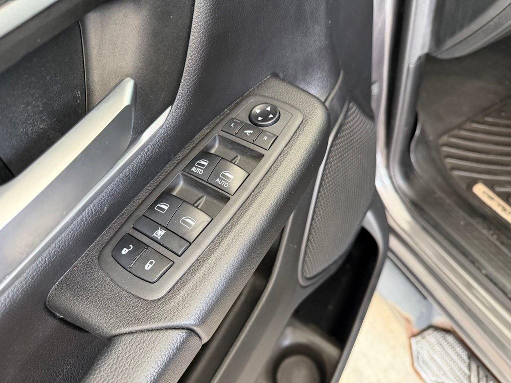 Used 2021 RAM 1500 Big Horn RWD image 39