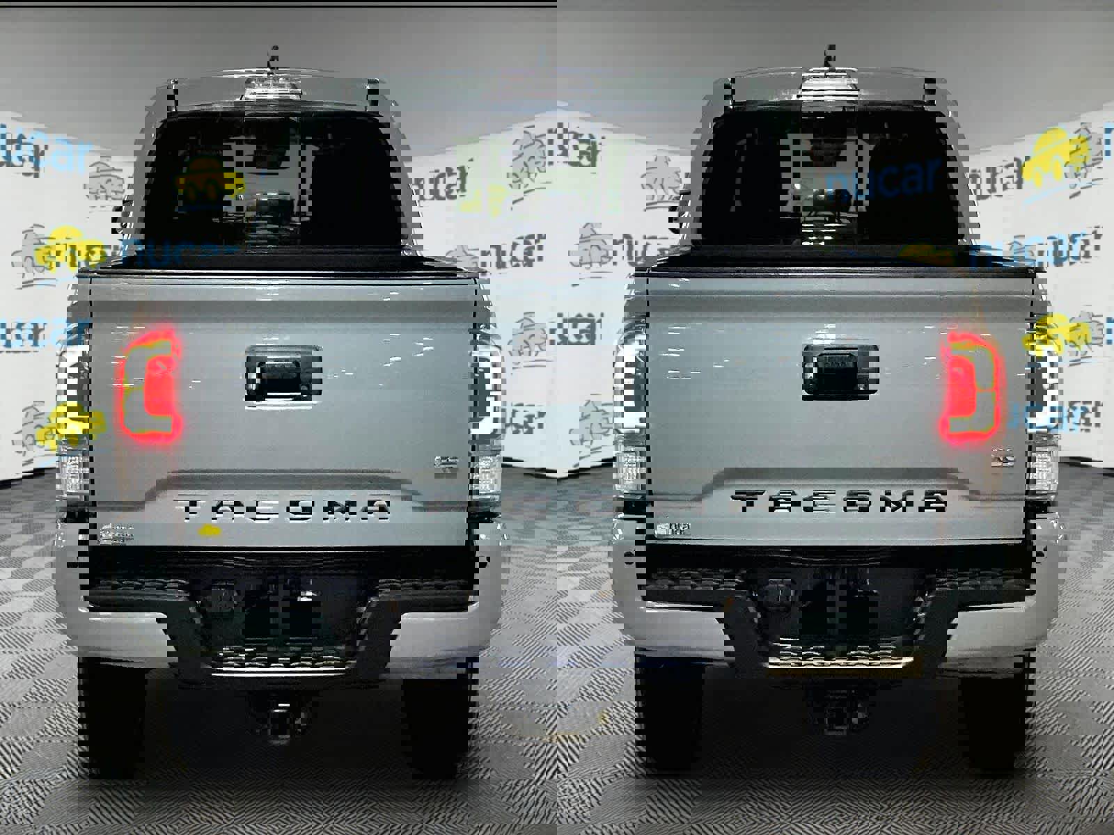 Used 2023 Toyota Tacoma TRD Sport w/ Technology Package image 5