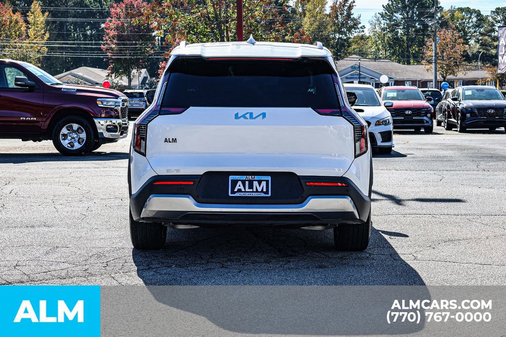 Used 2024 Kia EV9 Wind image 12