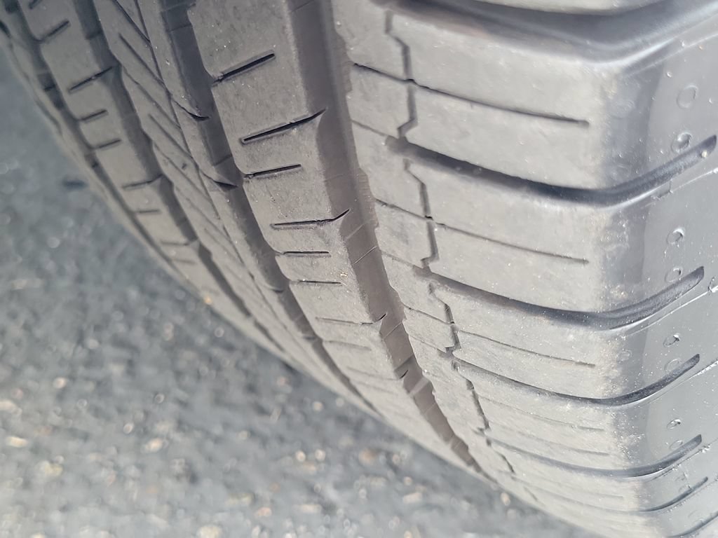 Used 2027 Chevrolet Bolt LT w/ Comfort Package FWD image 24