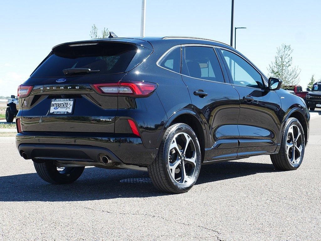 Used 2023 Ford Escape ST-Line Elite w/ Premium Technology Package AWD/4WD image 6