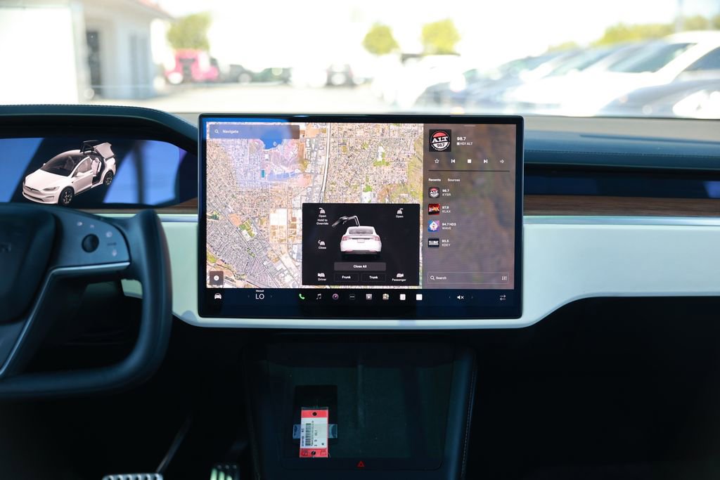 Used 2022 Tesla Model X AWD/4WD image 27