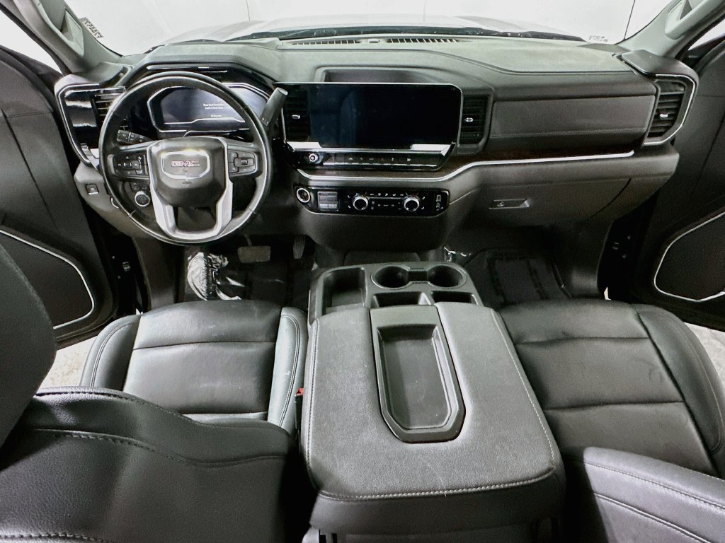 Used 2025 GMC Sierra 1500 SLT AWD/4WD image 18