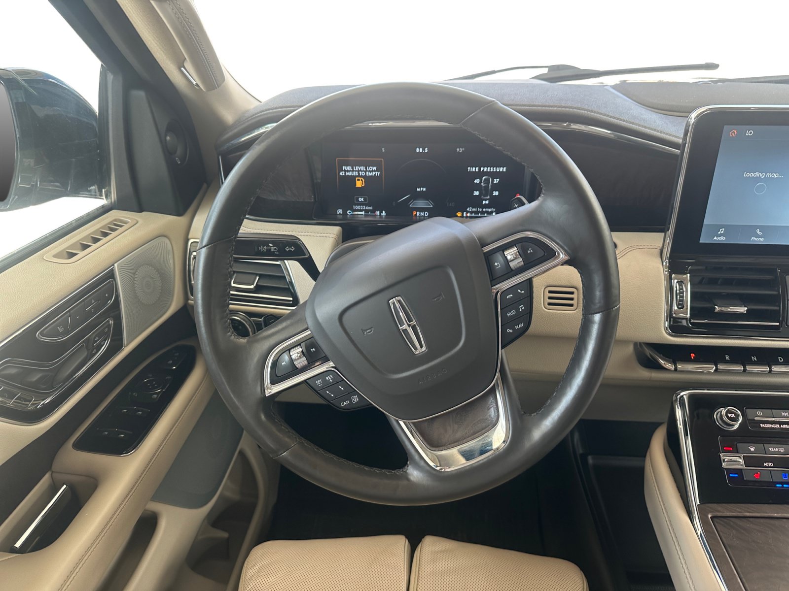 Used 2021 Lincoln Navigator Reserve w/ Luxury Package RWD image 13
