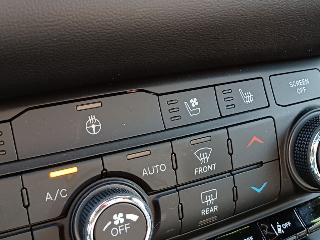 Used 2025 Dodge Durango GT AWD/4WD image 25