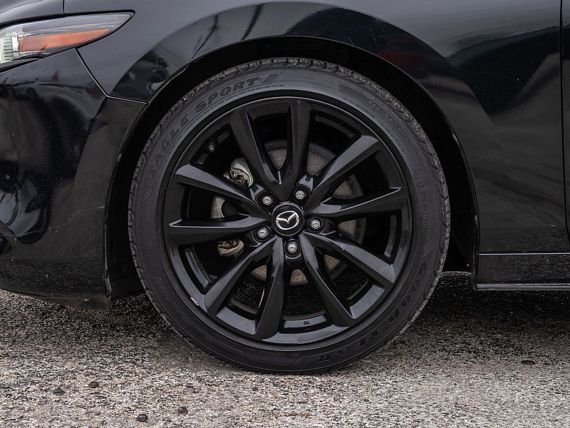 Used 2019 MAZDA MAZDA3 Hatchback w/ Premium Package image 31