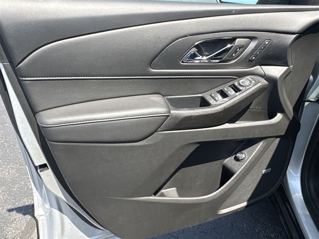 Certified 2022 Chevrolet Traverse Premier w/ Redline Edition FWD image 23