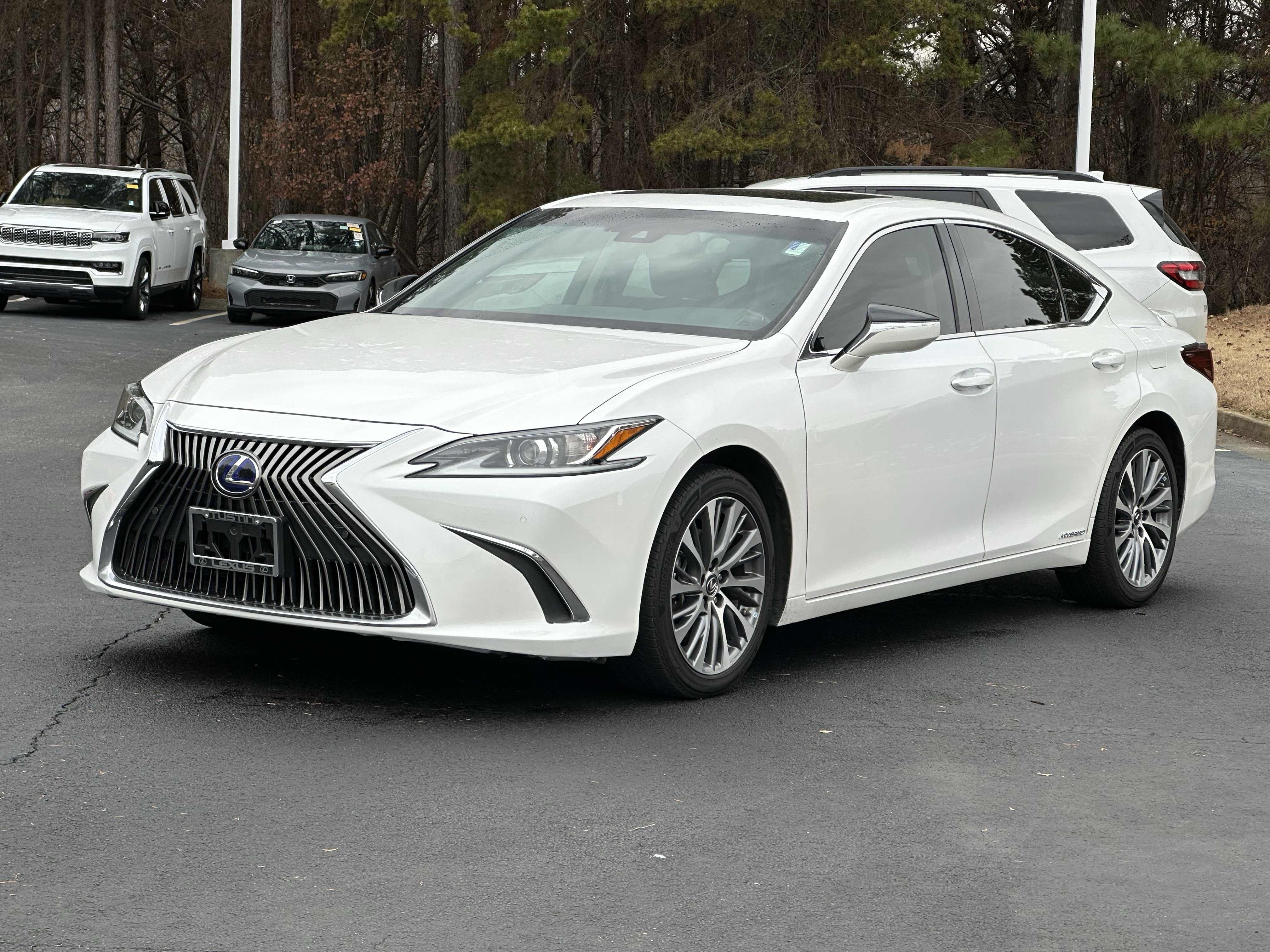 Used 2020 Lexus ES 300h w/ Premium Package image 5