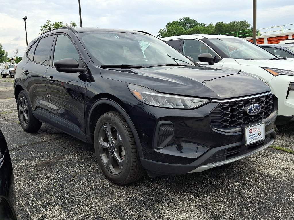 Used 2025 Ford Escape ST-Line AWD/4WD image 3