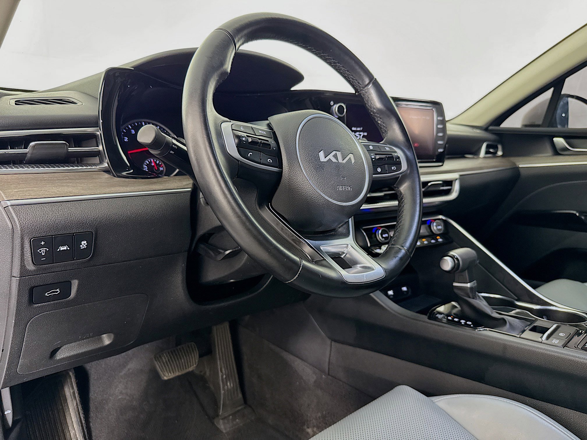 Used 2023 Kia K5 EX image 22