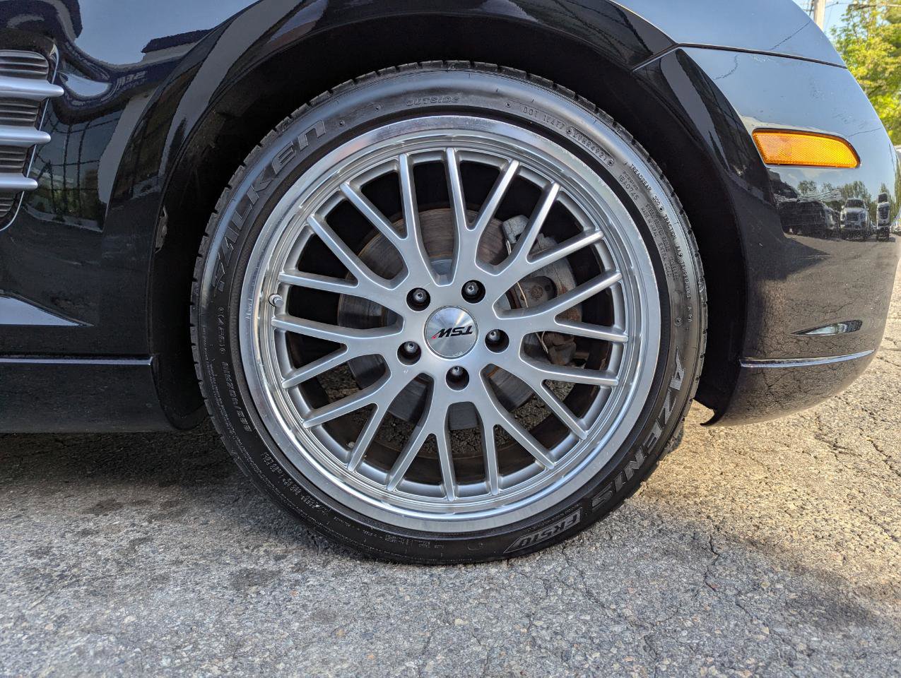Used 2005 Chrysler Crossfire Limited RWD image 47