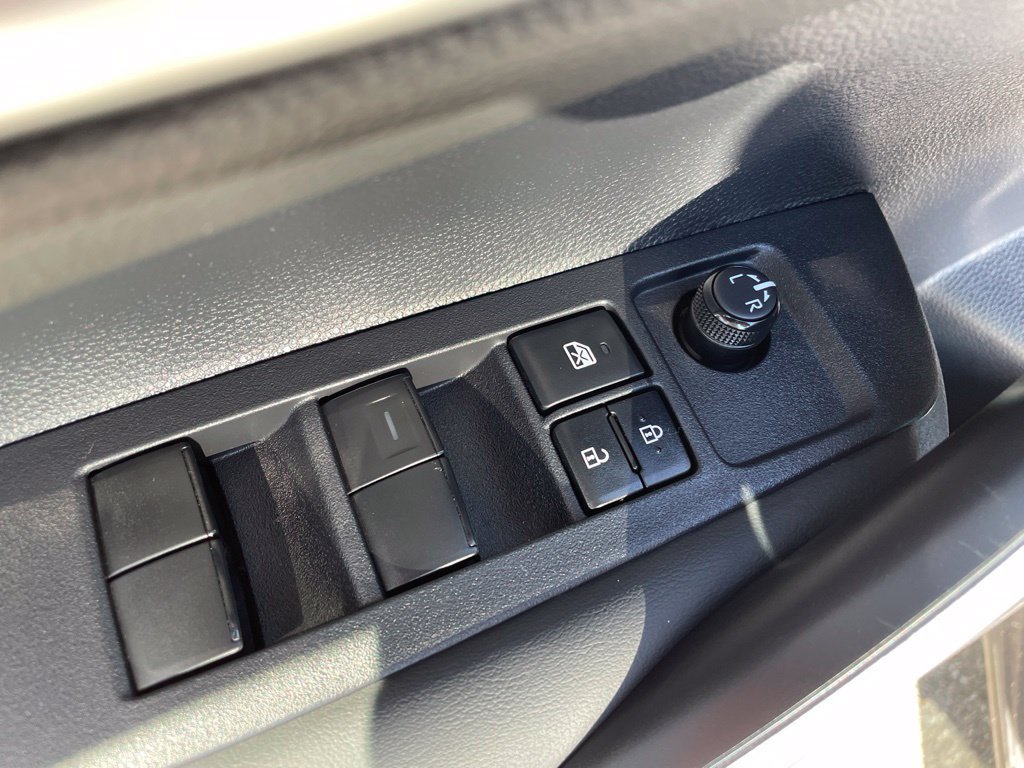 Used 2025 Toyota Corolla SE w/ SE Premium Package FWD image 9