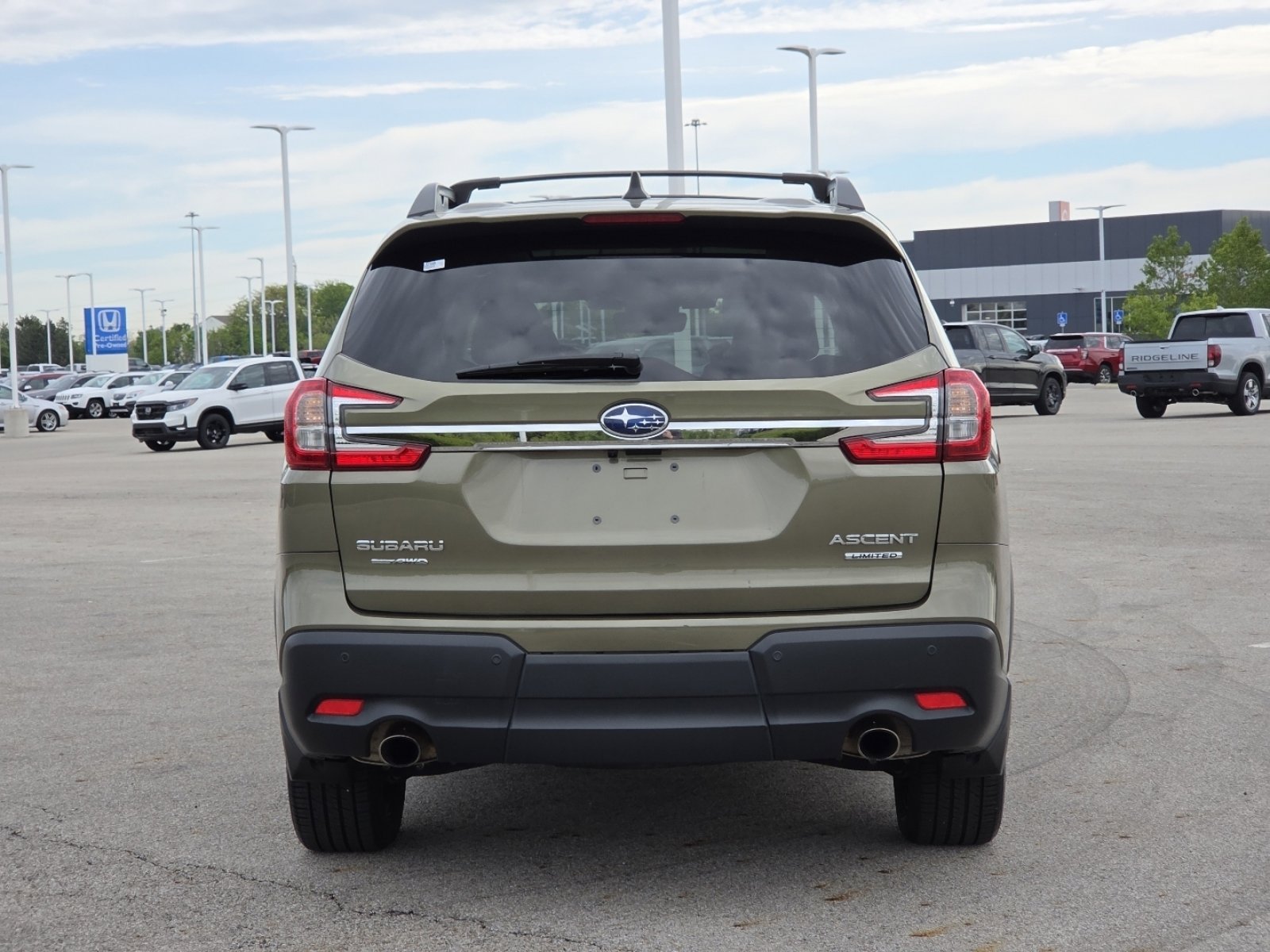 Used 2024 Subaru Ascent Limited w/ Technology Package AWD/4WD image 18