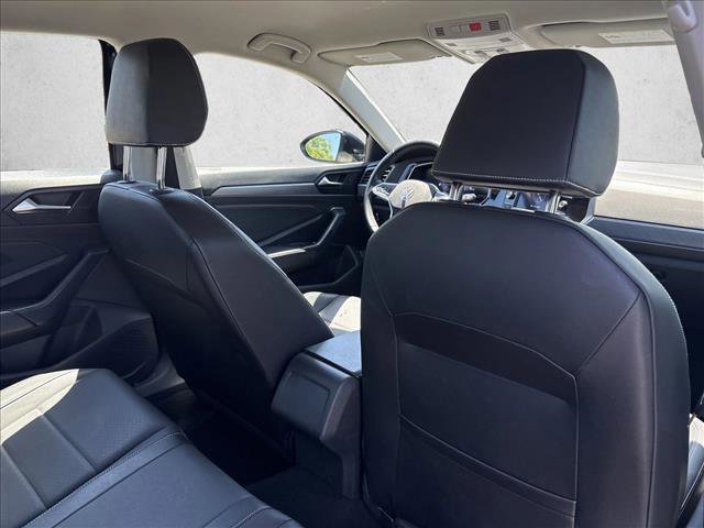 Used 2024 Volkswagen Jetta SE FWD image 22