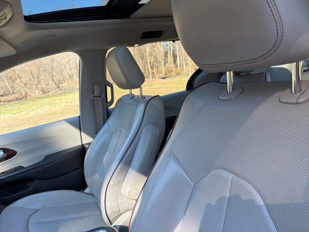 Used 2020 Chrysler Pacifica Limited image 10