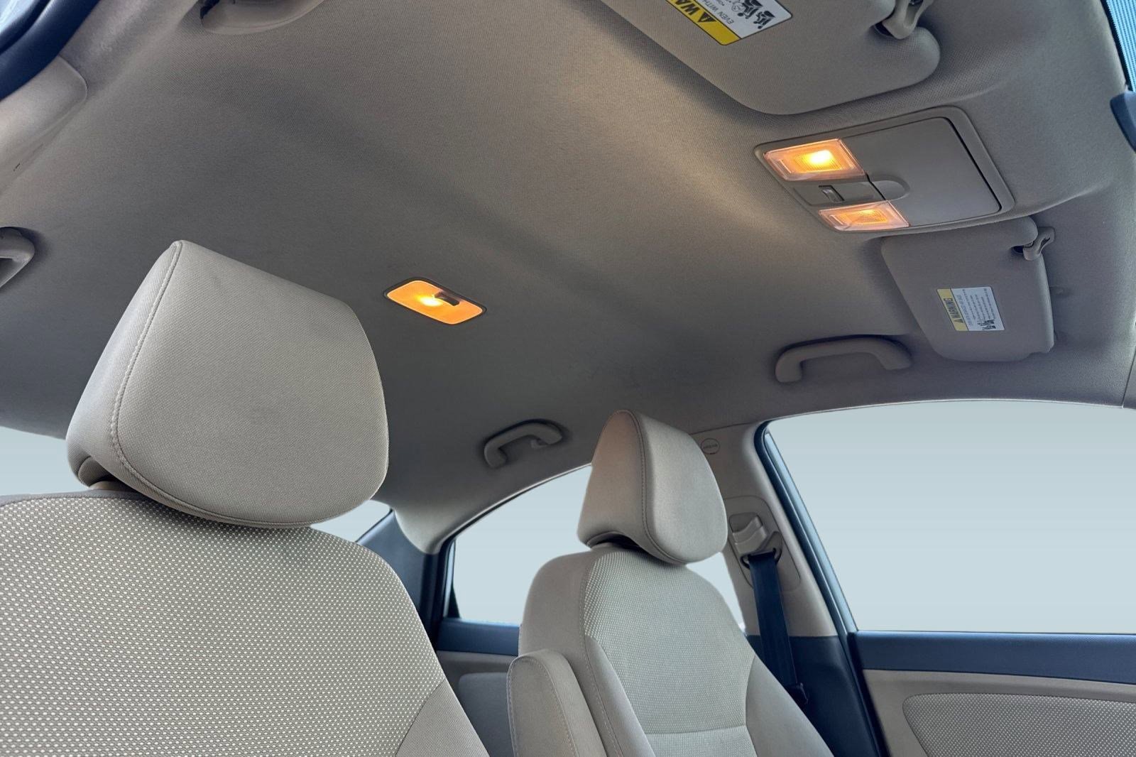 Used 2014 Hyundai Accent GLS image 23