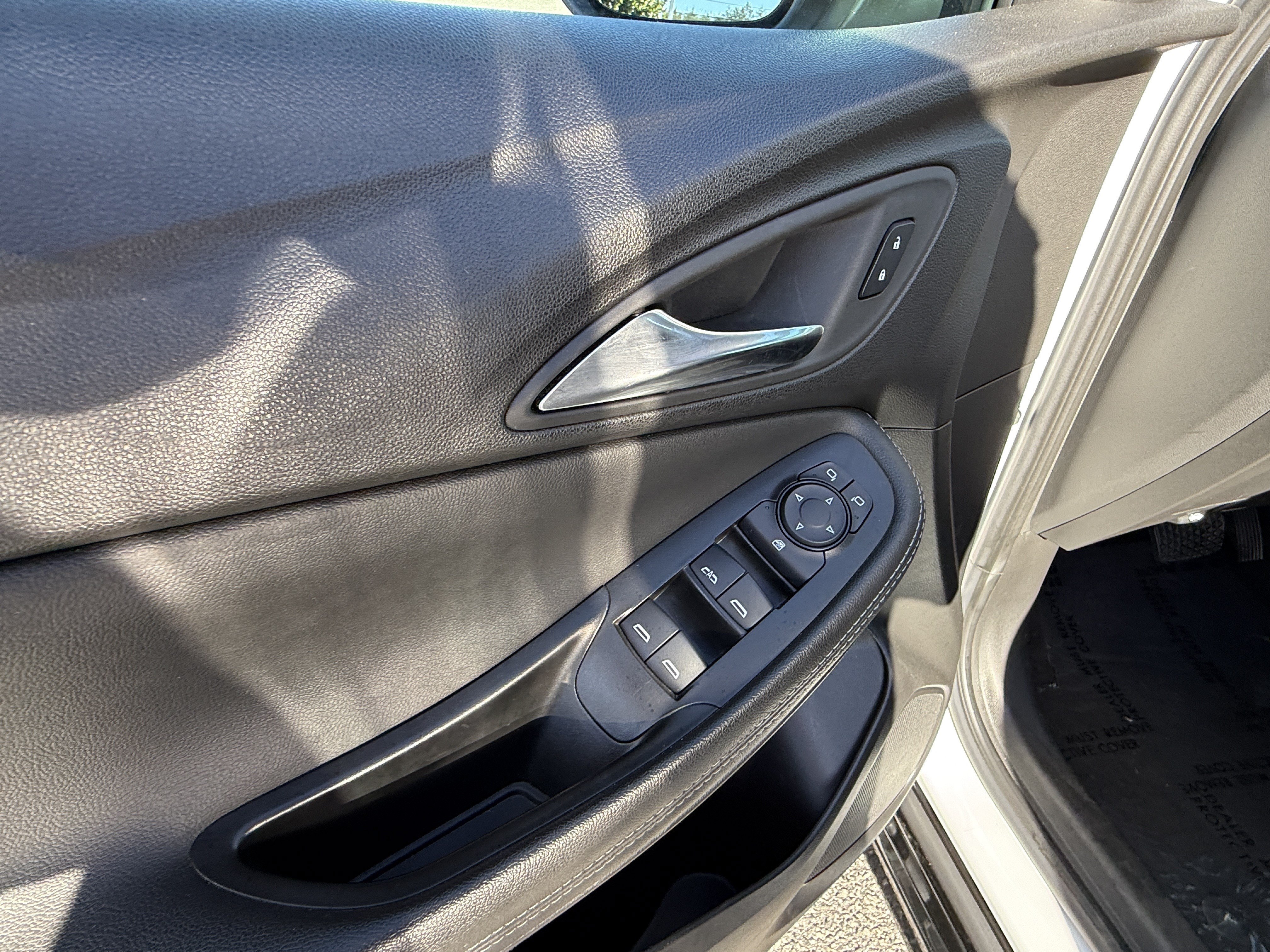 Used 2024 Buick Encore GX Sport Touring FWD image 15
