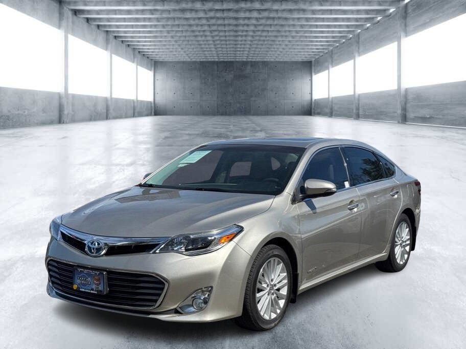Used 2013 Toyota Avalon Limited image 1