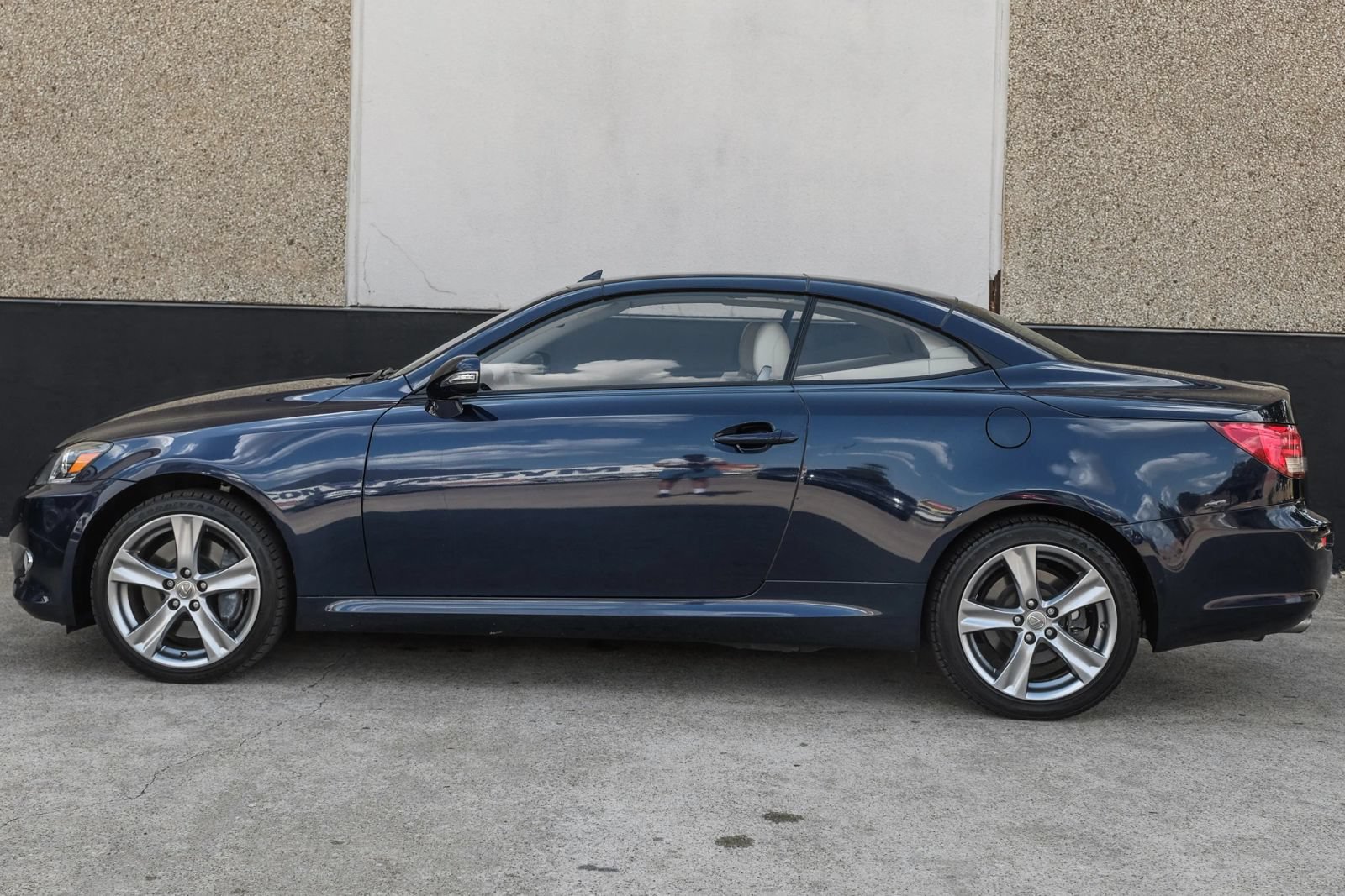 Used 2015 Lexus IS 350C w/ Navigation System Package RWD image 14