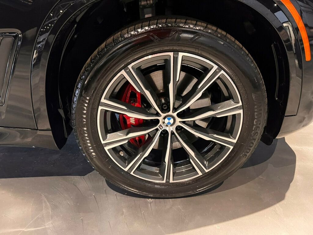 Used 2022 BMW X5 xDrive40i w/ M Sport Package image 13