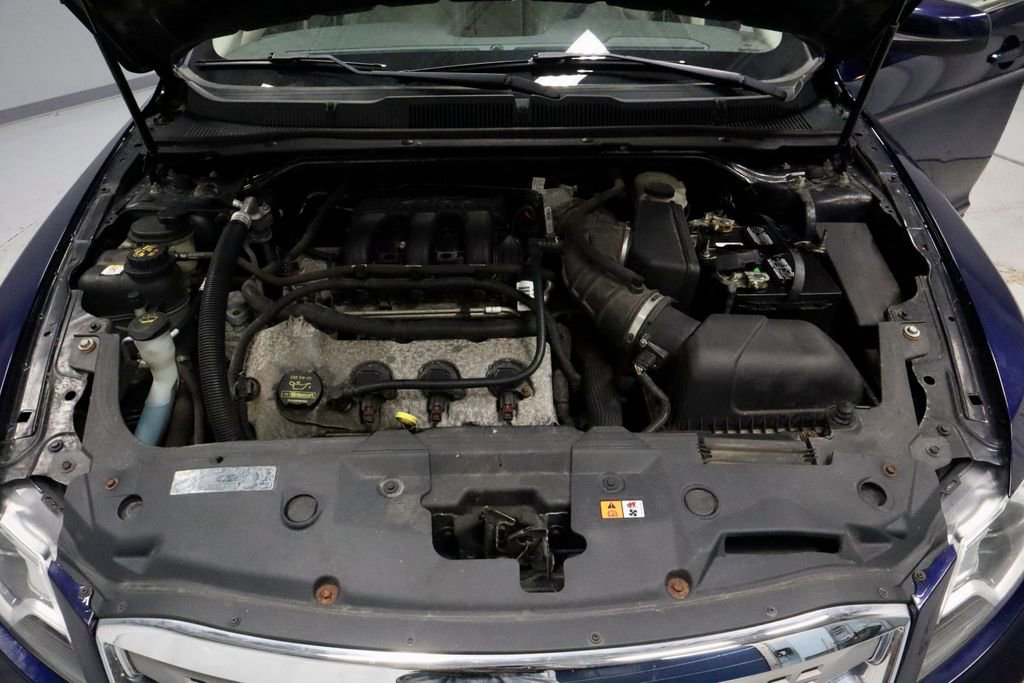 Used 2011 Ford Taurus SEL w/ 201A Rapid Spec Order Code FWD image 17