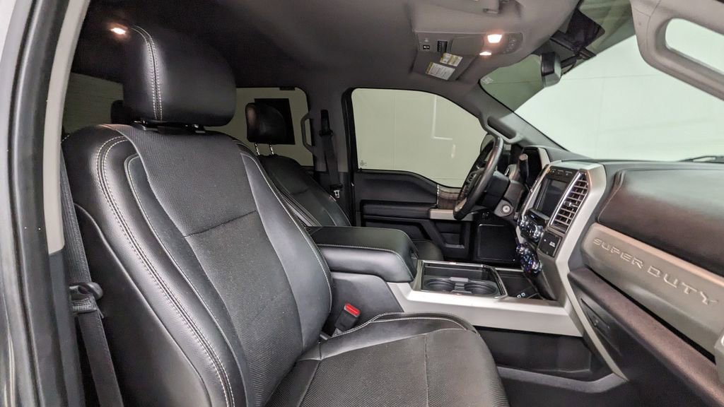Used 2017 Ford F350 Lariat w/ Chrome Package image 39