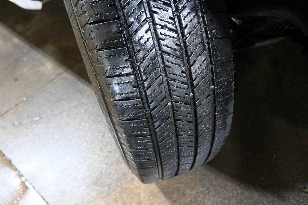 Used 2017 Chevrolet Express 3500 image 19